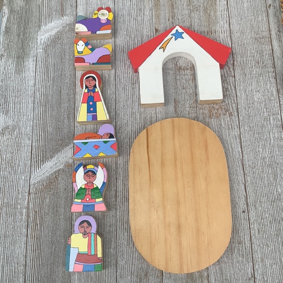 Wood nativity scene 8 piece - Picture 14 of 16